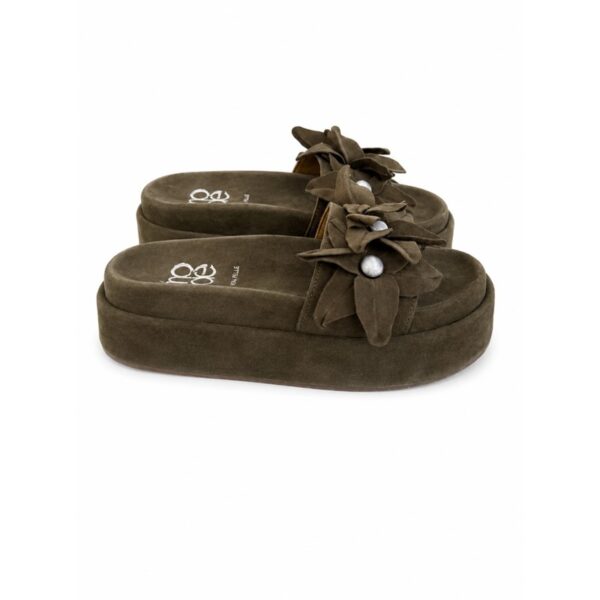 67E389B48A104A9366829B82998291D6_ Mode ciabatte donna verde oliva con fiori 3d e perle