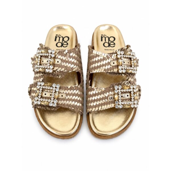 B1B45755359BEC3ADE9F66B492A671E4_ Mode ciabatte donna oro intrecciate in vera pelle con fibbie