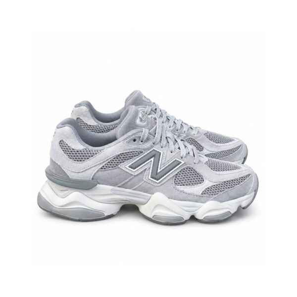 317654BB4B1BFEC5527D7F8AFBB90E43_ New balance u9060 sneakers donna grigie chunky in camoscio