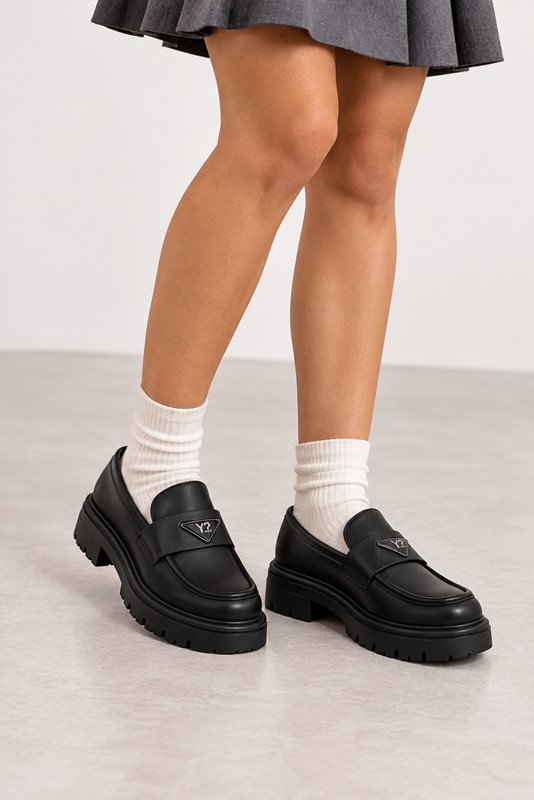 B4AACC82CB0A4753CB70098E6429AE85_ Ynot? mocassini donna neri platform con suola carrarmat